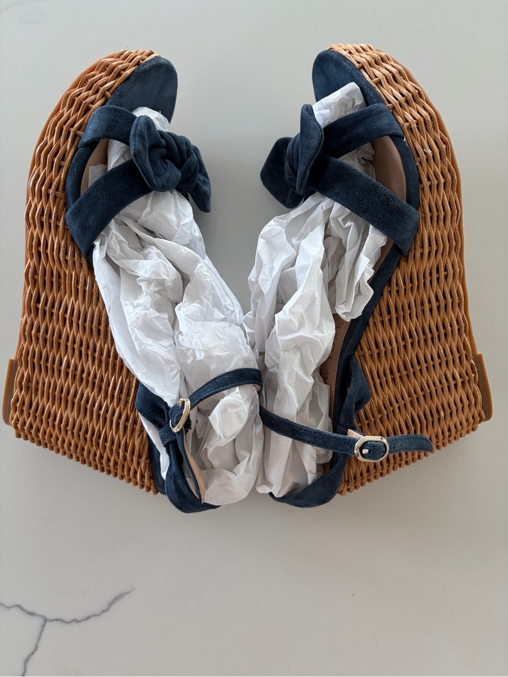Kate Spade New York Navy Blue Suede Bow Wicker Wedge Espadrille Sandals Size 9 - Picture 15 of 16